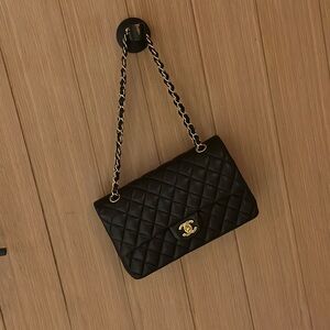CHANEL Medium Classic Flap Black Quilted Lambskin Classic with Gold Hardware